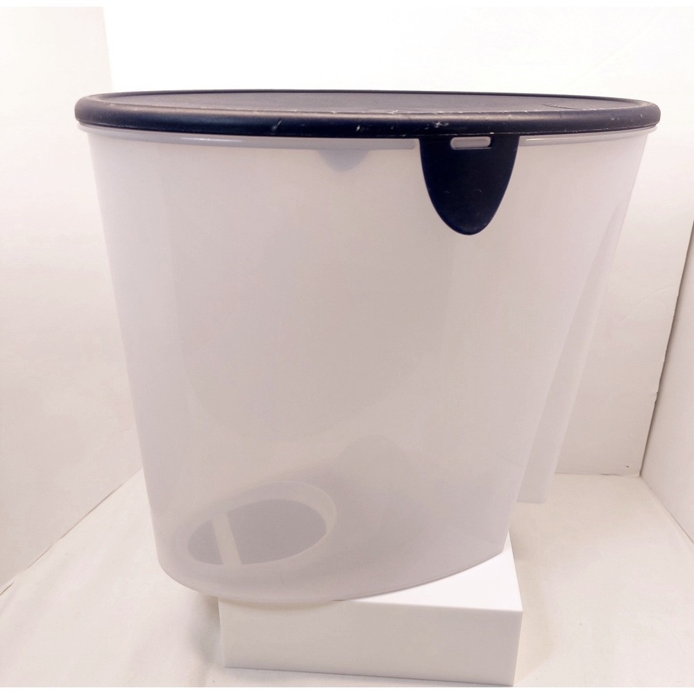 Tupperware #4002A Cereal Rice Storage Keeper Container 21 Cup Blue Lid